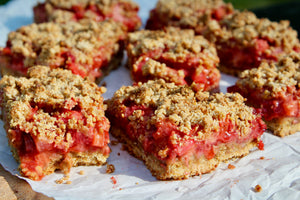 Strawberry Rhubarb Streusel Bars